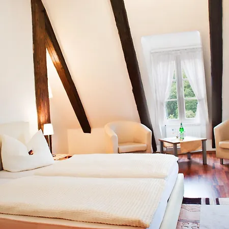 Jagdschloß 3*